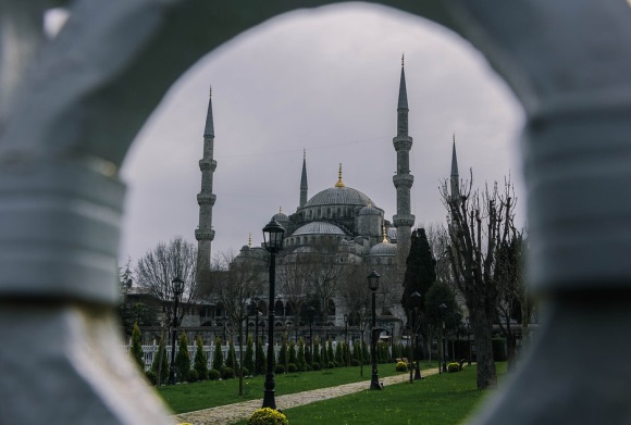 很潮的情侣网名一左一右(130个)