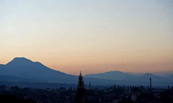 女宝宝五行缺金起名2025